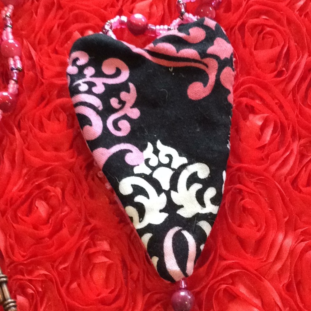 Boutique: Hand made embroidered heart quilt necklace - Picture 8 of 8